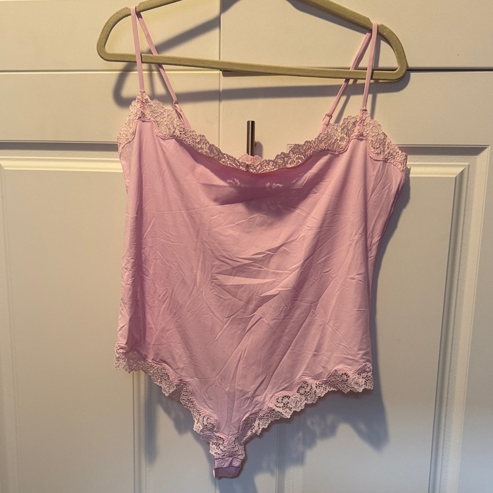 SKIMS Chic Lace Trim Pink Bodysuit